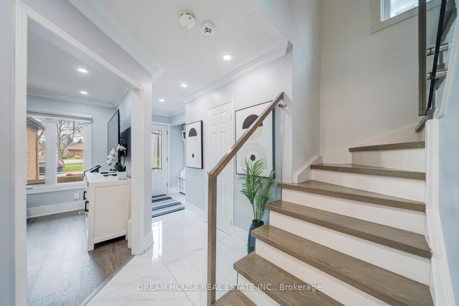 Photo 6 of 73 Hewitt Crescent, Ajax, South East — HOMEH