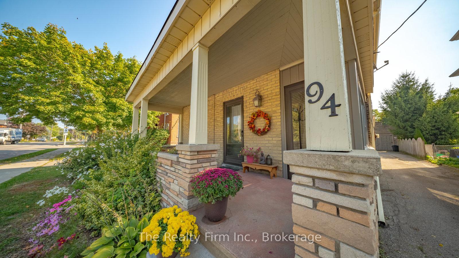 Photo of 94 Woodstock Street N