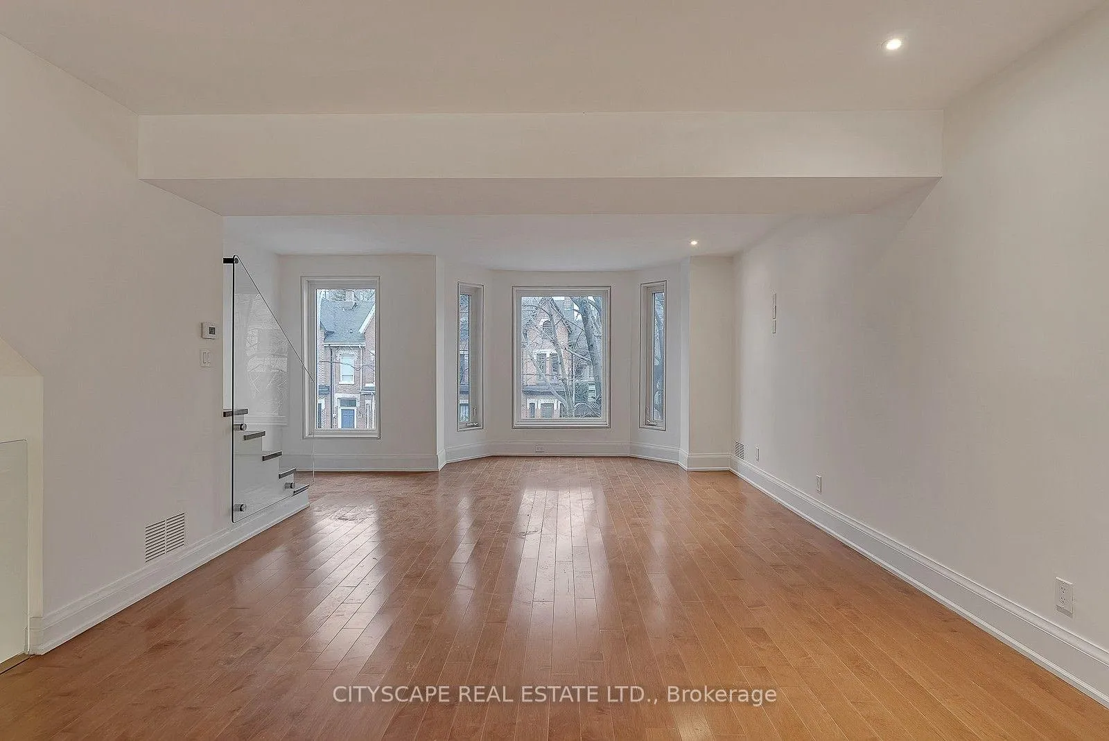 Photo 2 of Unit #2 Upper, 180 Strachan Avenue, Toronto, Niagara — HOMEH
