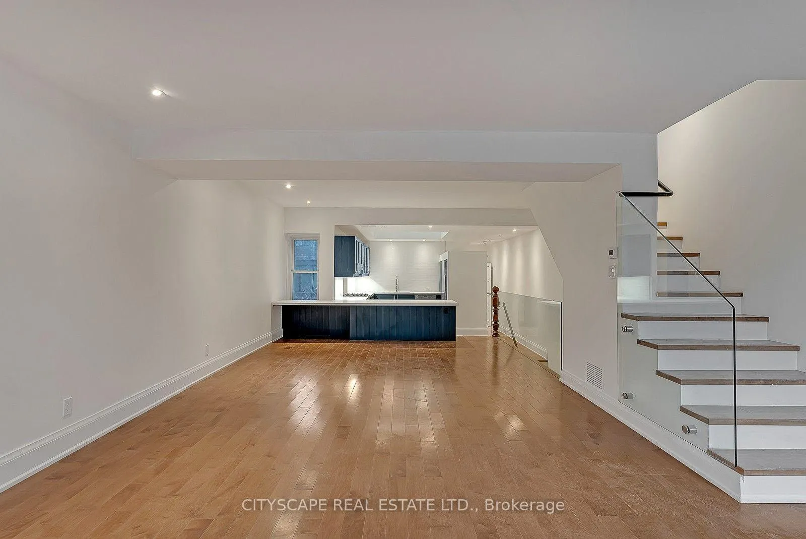 Photo 5 of Unit #2 Upper, 180 Strachan Avenue, Toronto, Niagara — HOMEH