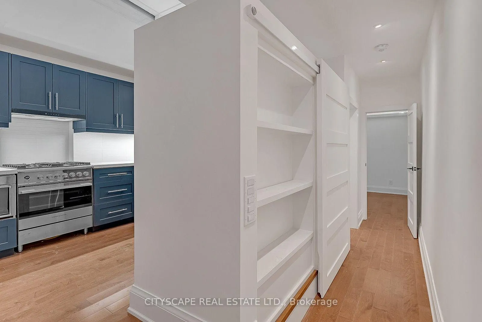 Photo 10 of Unit #2 Upper, 180 Strachan Avenue, Toronto, Niagara — HOMEH