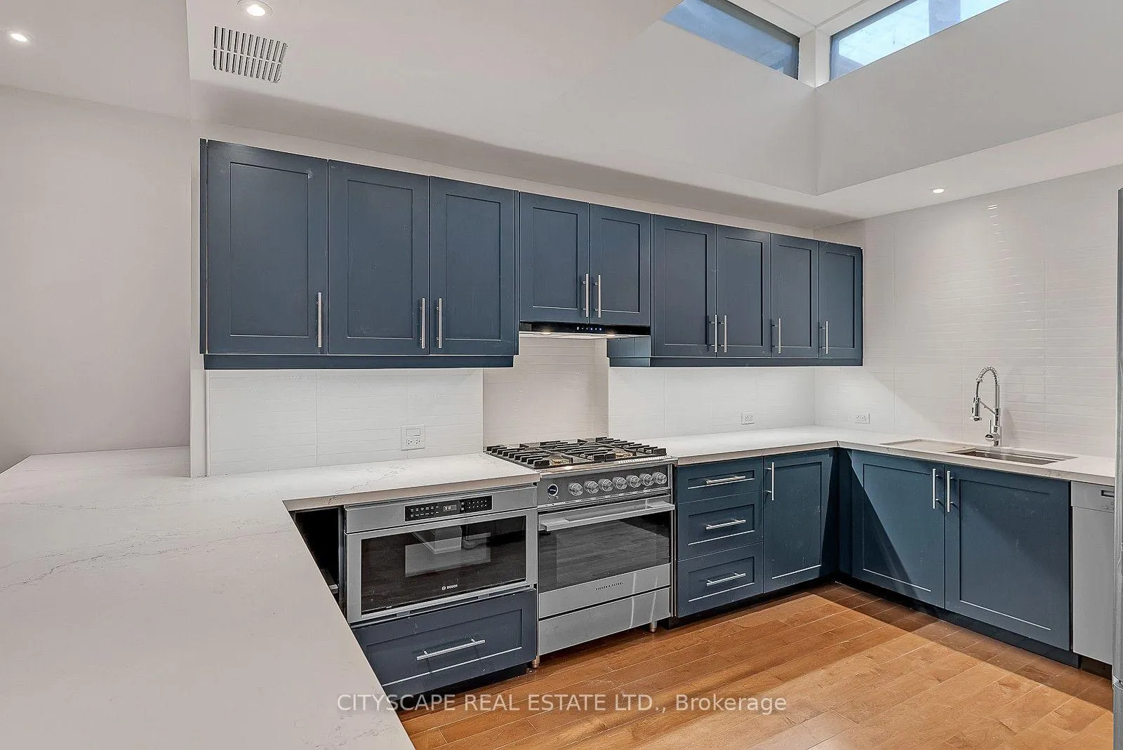 Photo 11 of Unit #2 Upper, 180 Strachan Avenue, Toronto, Niagara — HOMEH