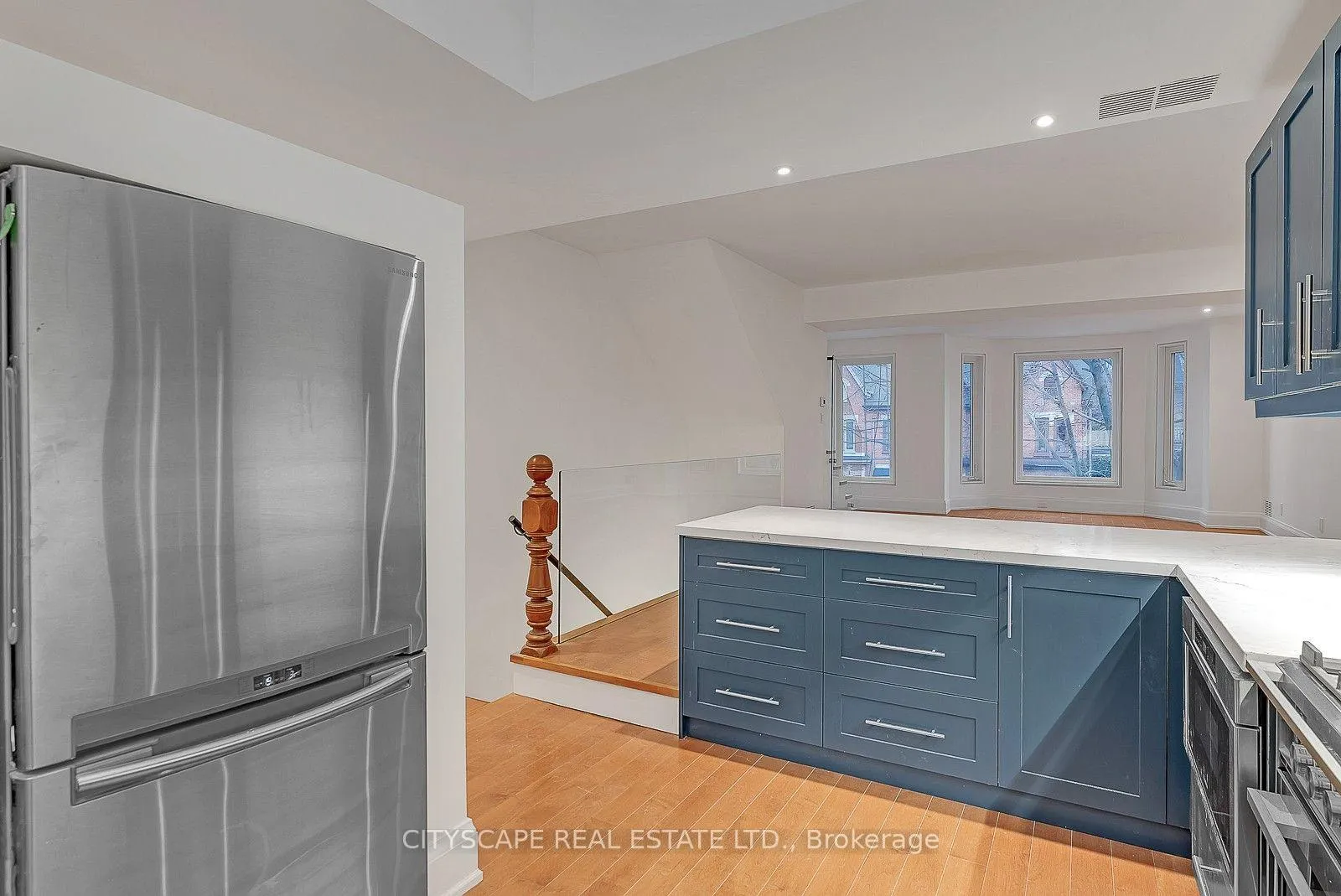Photo 12 of Unit #2 Upper, 180 Strachan Avenue, Toronto, Niagara — HOMEH