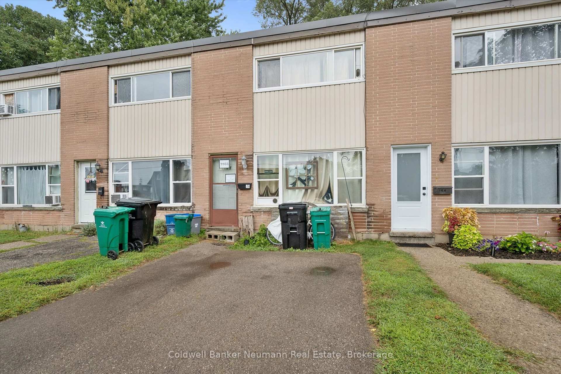Photo 10 of 1561-1567 Queenston Road, Cambridge, Preston Centre — HOMEH