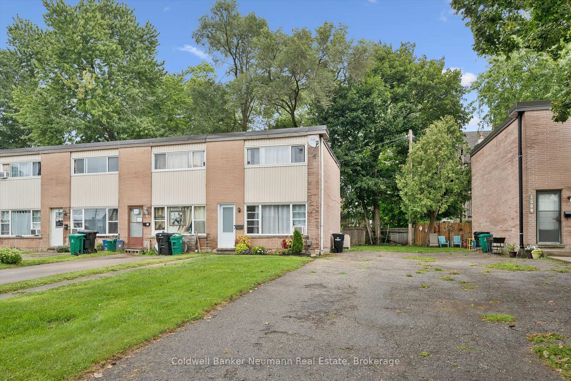 Photo 14 of 1561-1567 Queenston Road, Cambridge, Preston Centre — HOMEH