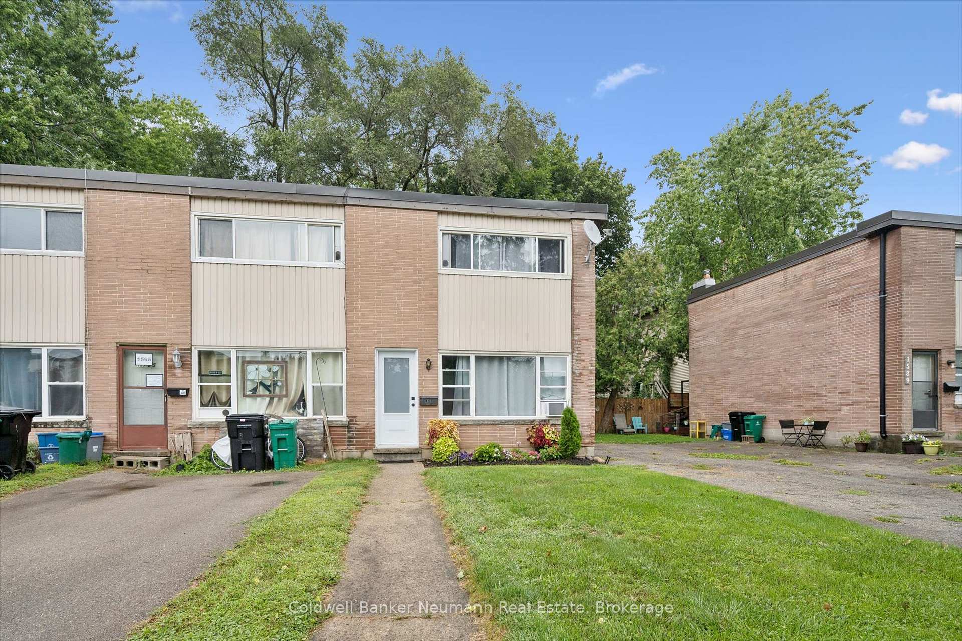 Photo 18 of 1561-1567 Queenston Road, Cambridge, Preston Centre — HOMEH