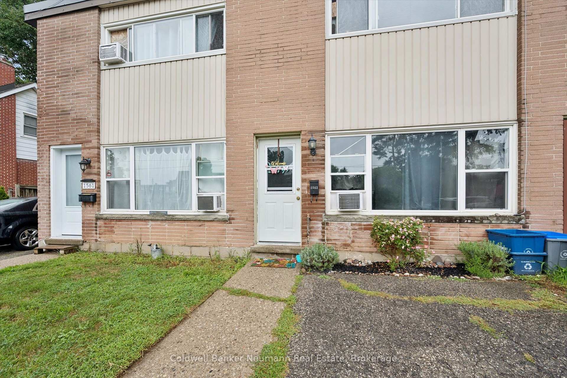 Photo 17 of 1561-1567 Queenston Road, Cambridge, Preston Centre — HOMEH