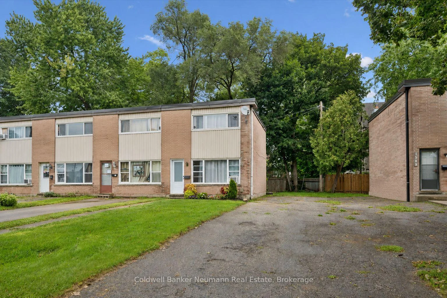 Photo 34 of 1561-1567 Queenston Road, Cambridge, Preston Centre — HOMEH