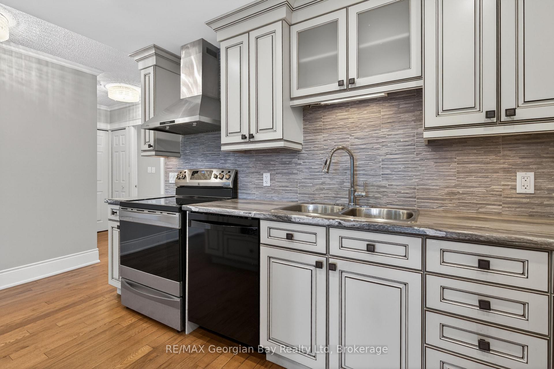Photo 7 of Unit 63, 696 King Street, Midland — HOMEH