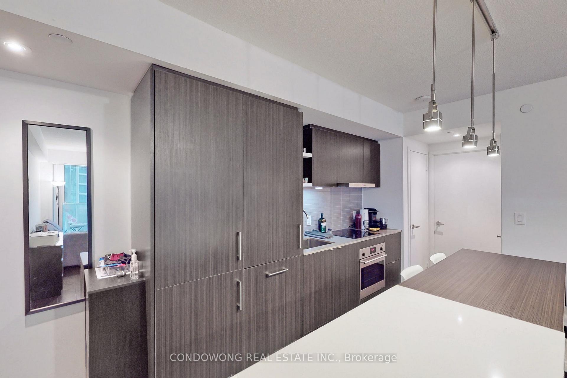 Photo 3 of Unit 1006, 88 Harbour Street, Toronto, Waterfront Communities — HOMEH