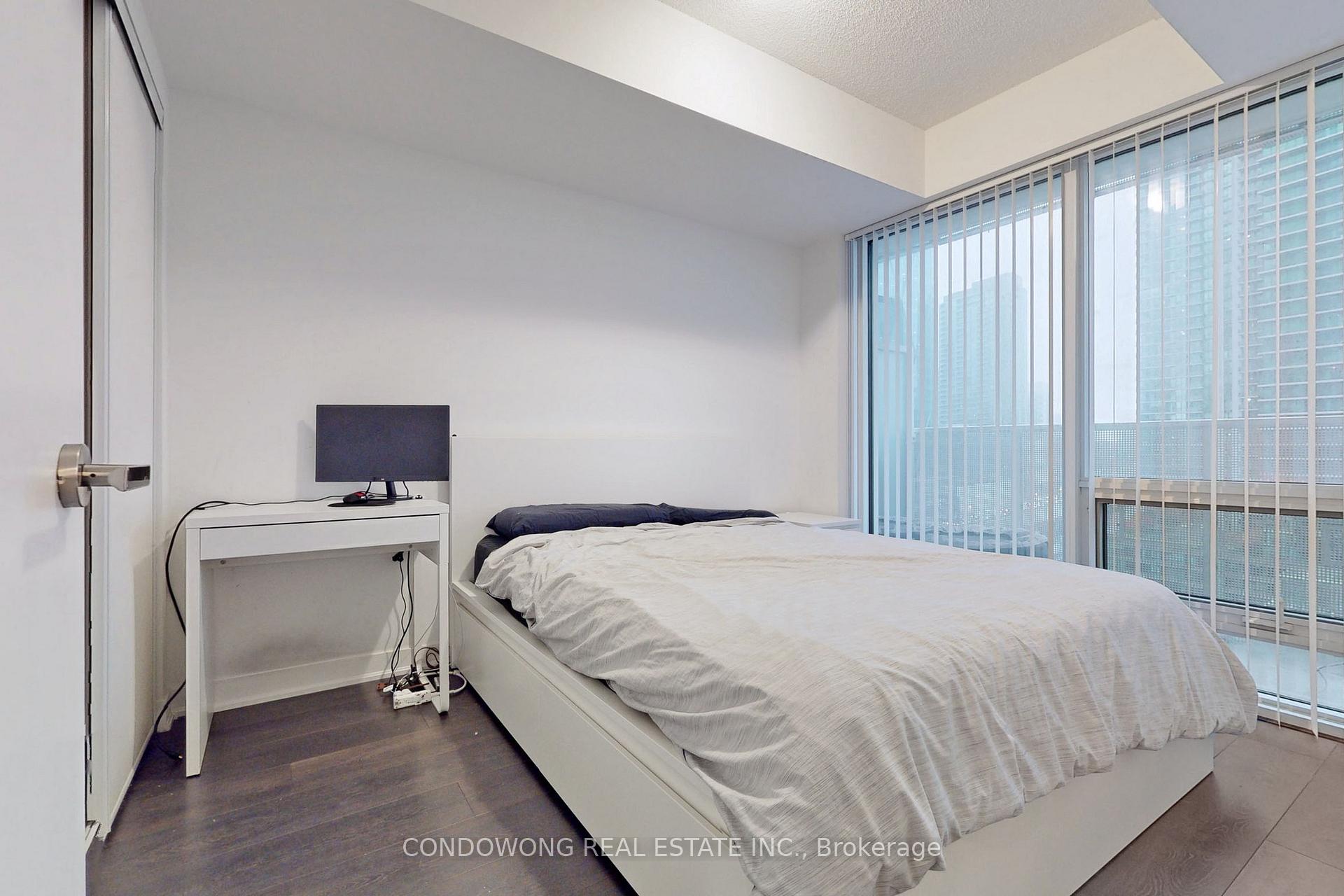 Photo 6 of Unit 1006, 88 Harbour Street, Toronto, Waterfront Communities — HOMEH