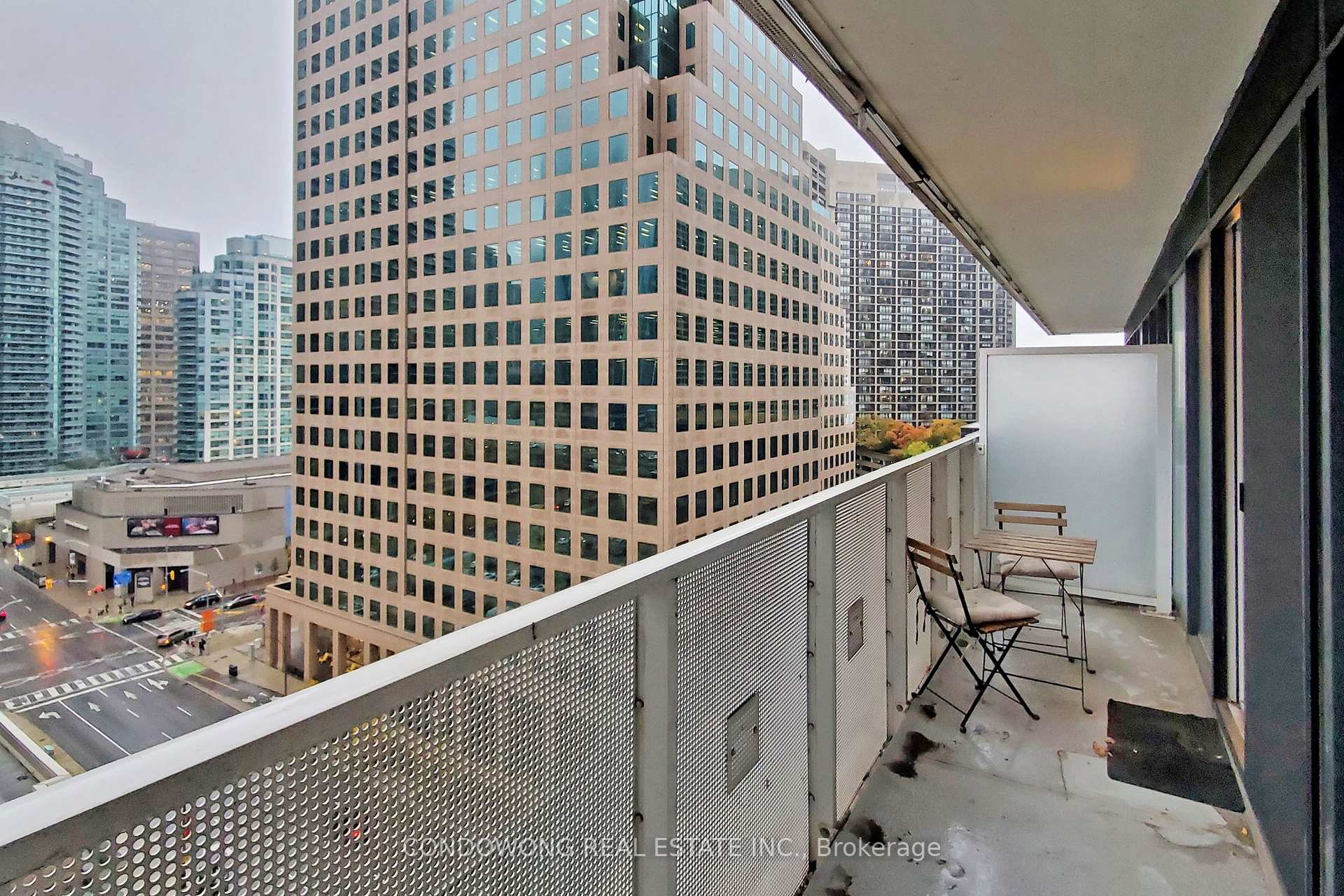 Photo 11 of Unit 1006, 88 Harbour Street, Toronto, Waterfront Communities — HOMEH