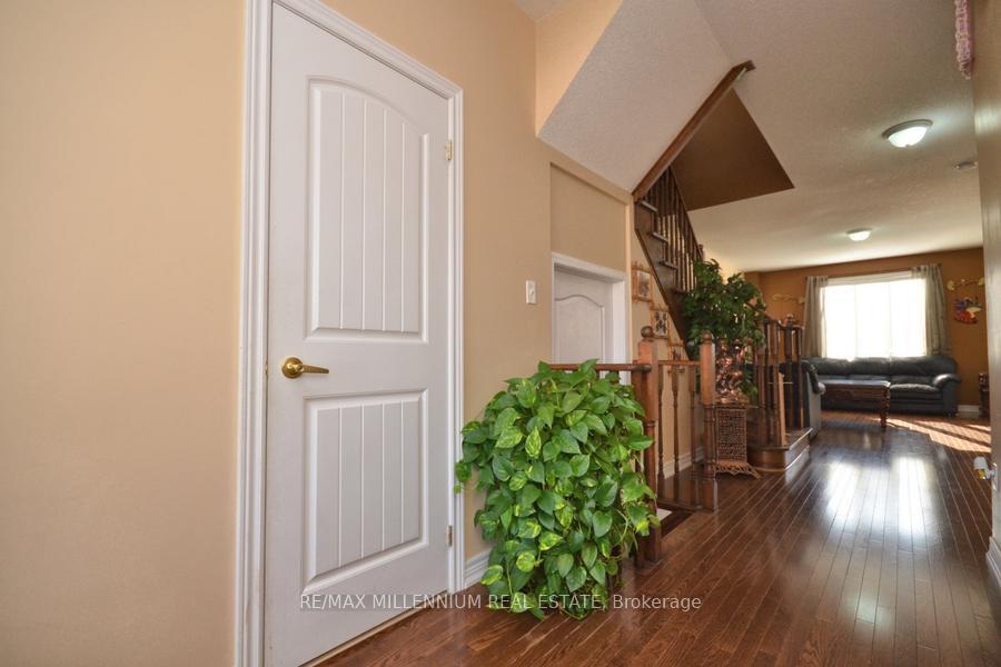 Photo 3 of 68 Skyvalley Drive, Brampton, Bram East — HOMEH