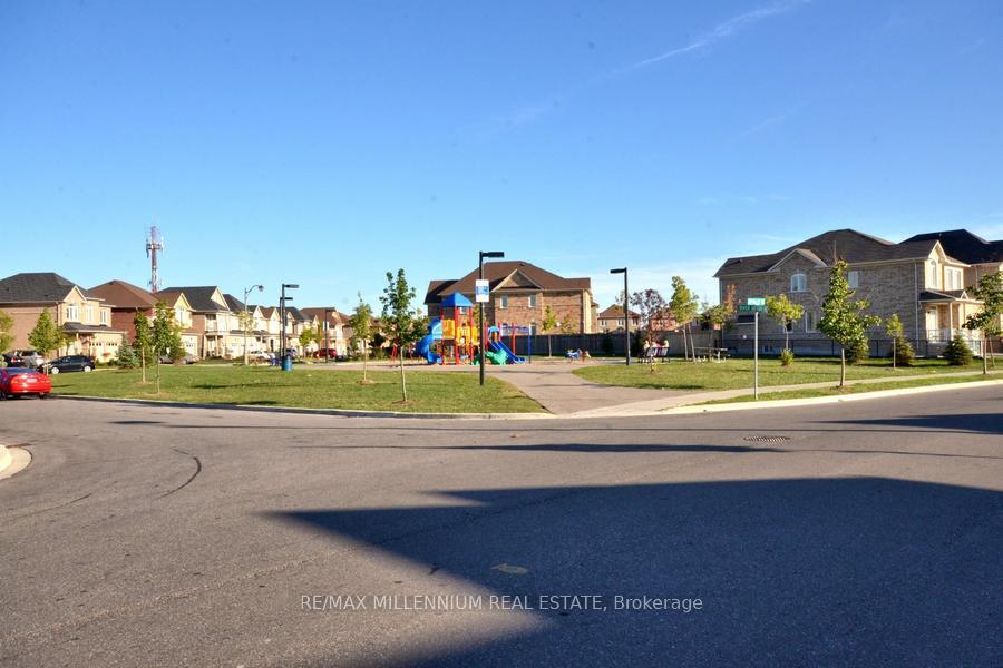 Photo 20 of 68 Skyvalley Drive, Brampton, Bram East — HOMEH