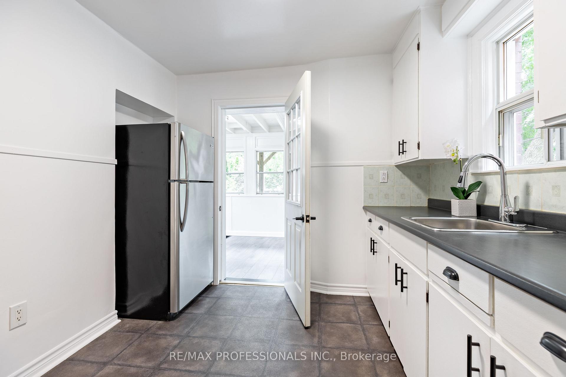 Photo 8 of 502 Jane Street, Toronto, Runnymede-Bloor West Village — HOMEH