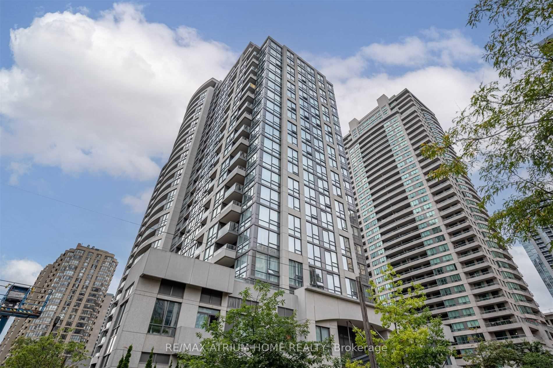 Front of Unit 1219, 35 Hollywood Avenue