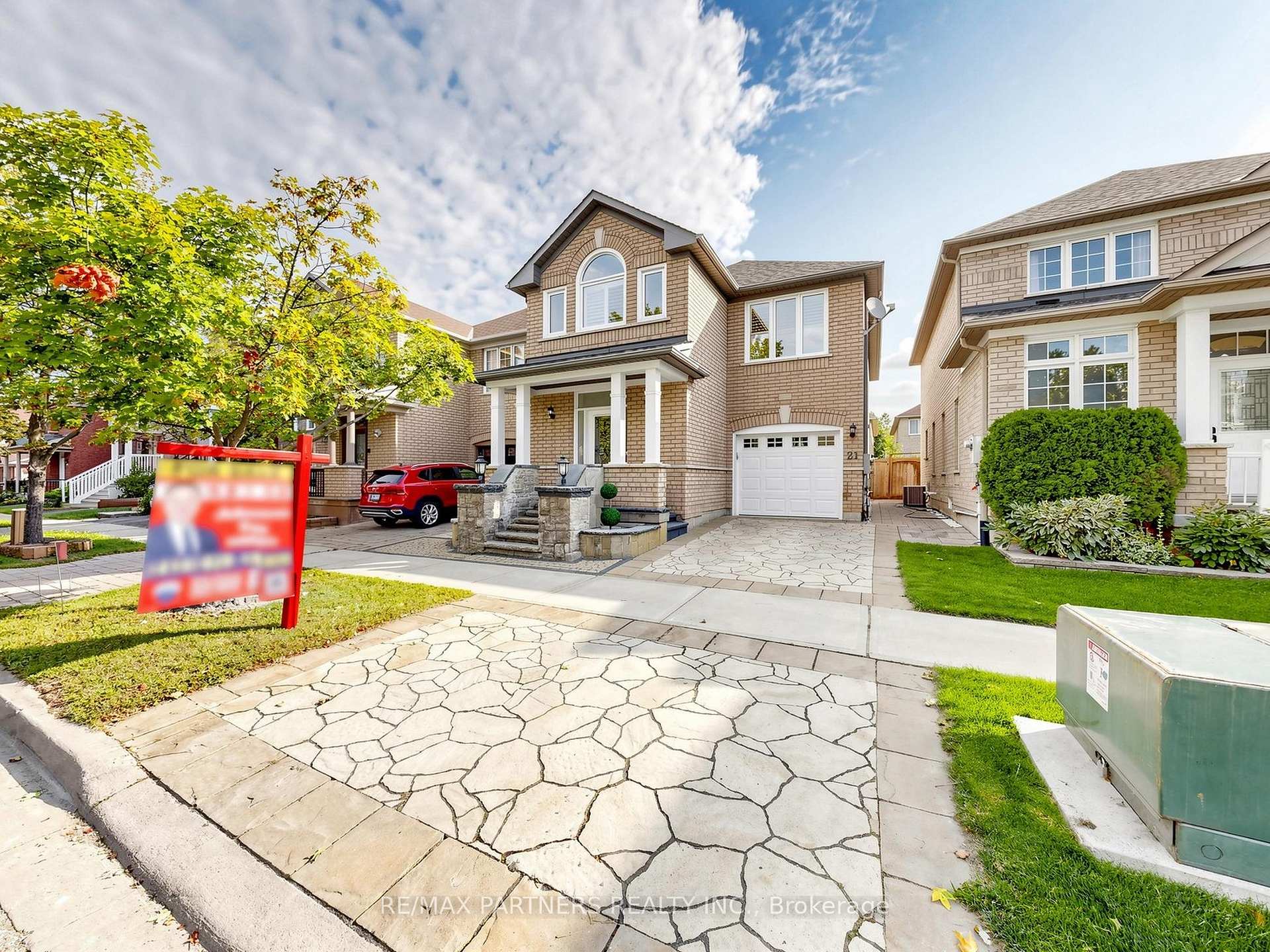 Photo 2 of 21 Russell Hill Road, Markham, Berczy — HOMEH