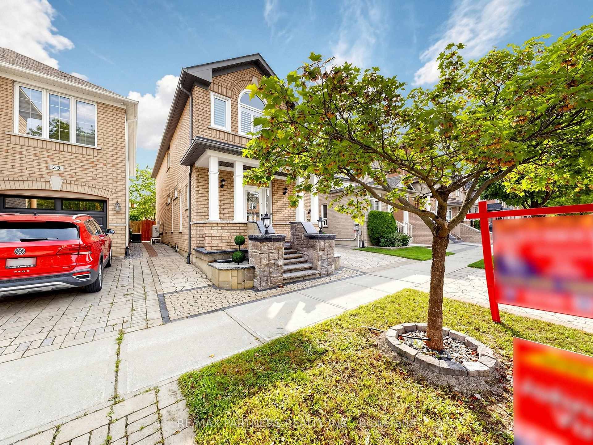 Photo 3 of 21 Russell Hill Road, Markham, Berczy — HOMEH