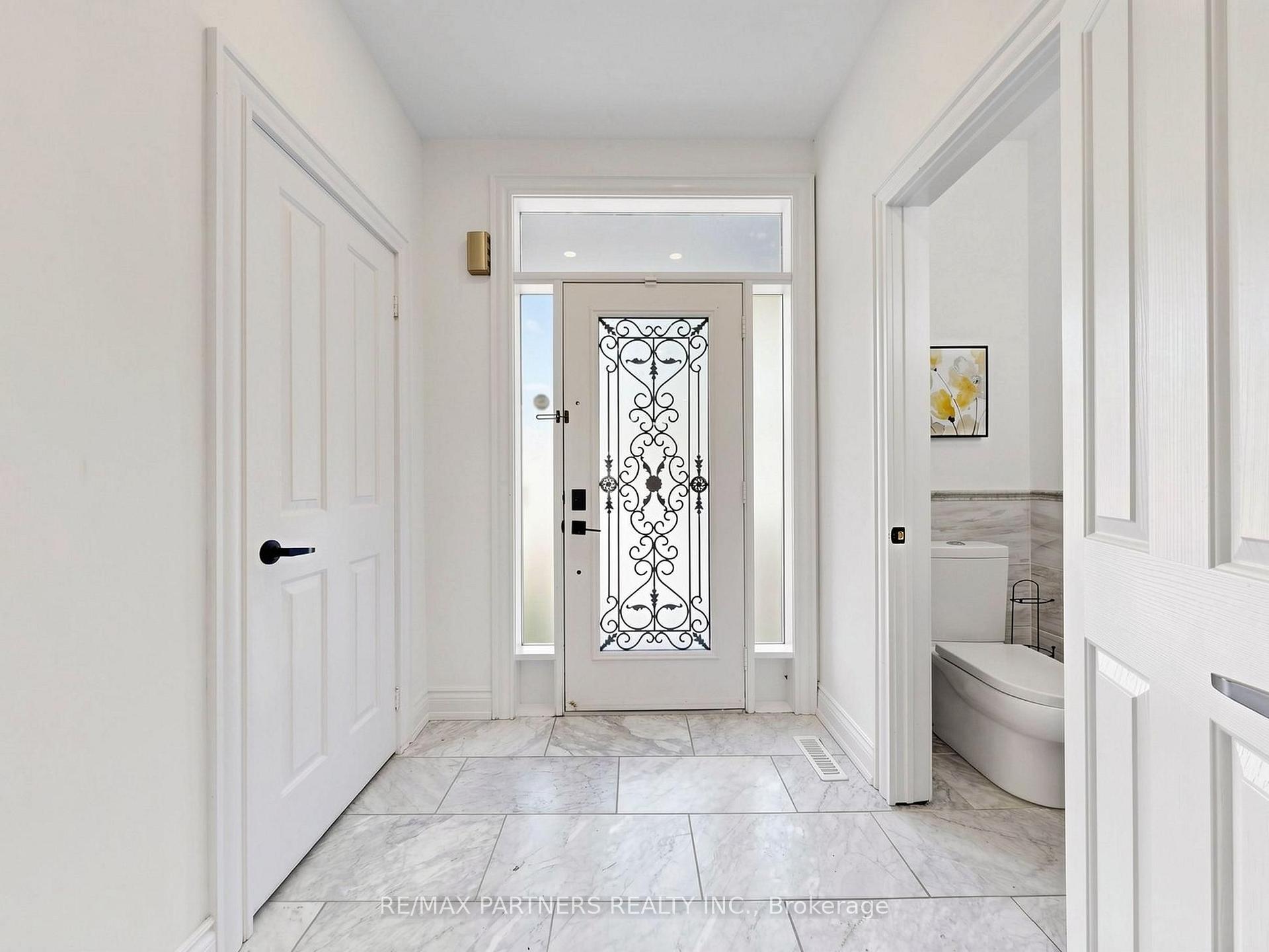 Photo 5 of 21 Russell Hill Road, Markham, Berczy — HOMEH