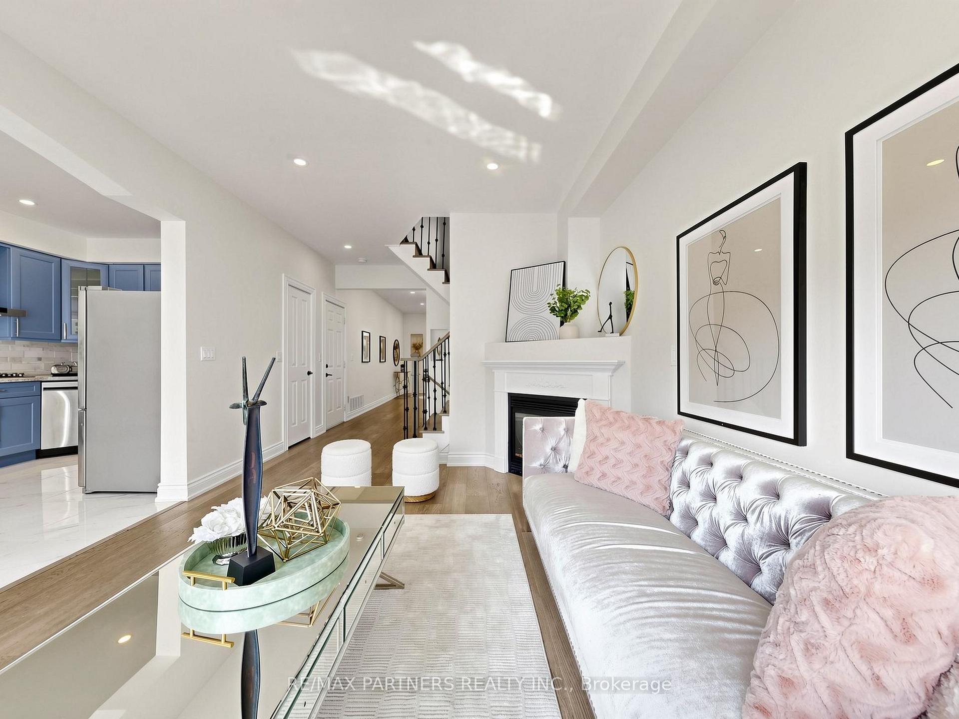 Photo 9 of 21 Russell Hill Road, Markham, Berczy — HOMEH