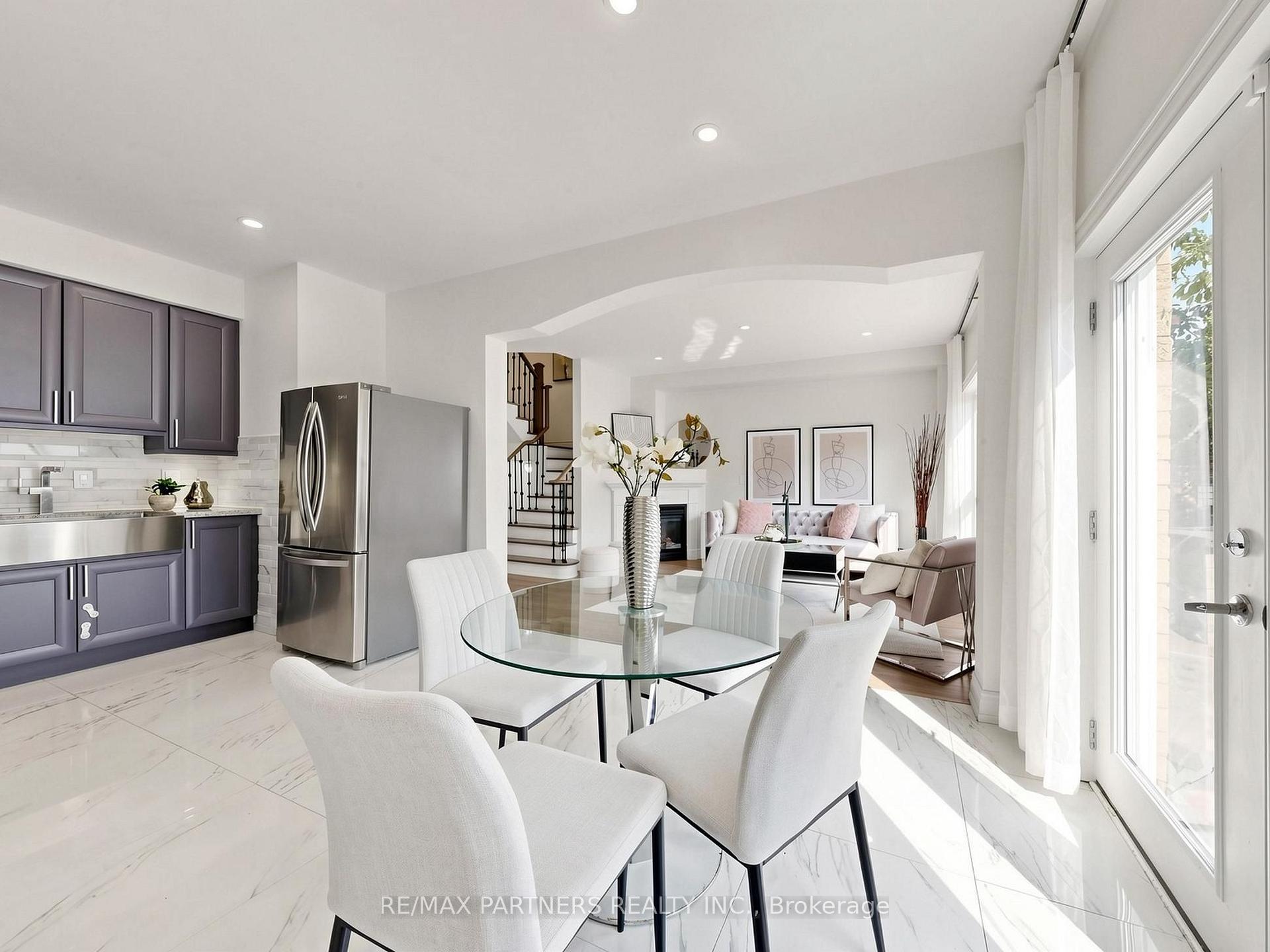 Photo 12 of 21 Russell Hill Road, Markham, Berczy — HOMEH