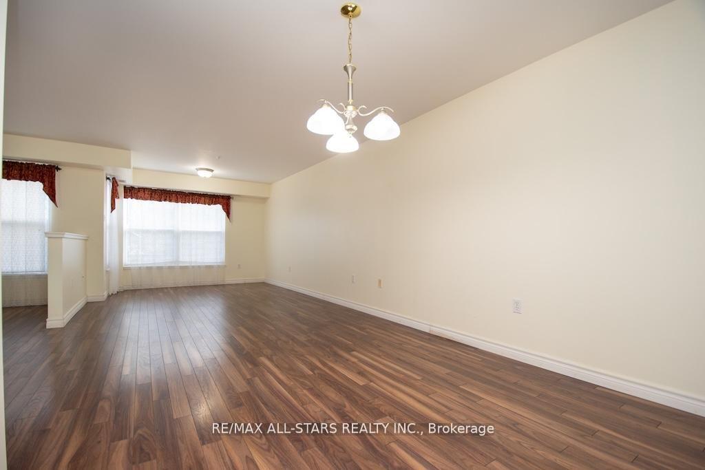 Photo 10 of Unit 106, 8 Huron Street, Kawartha Lakes, Lindsay — HOMEH