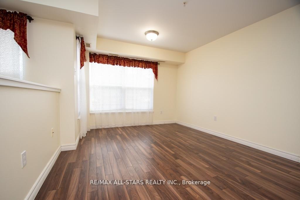 Photo 13 of Unit 106, 8 Huron Street, Kawartha Lakes, Lindsay — HOMEH