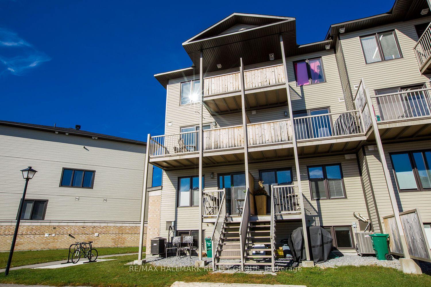 Photo 6 of 2404 Esprit Drive, Ottawa, Avalon East — HOMEH
