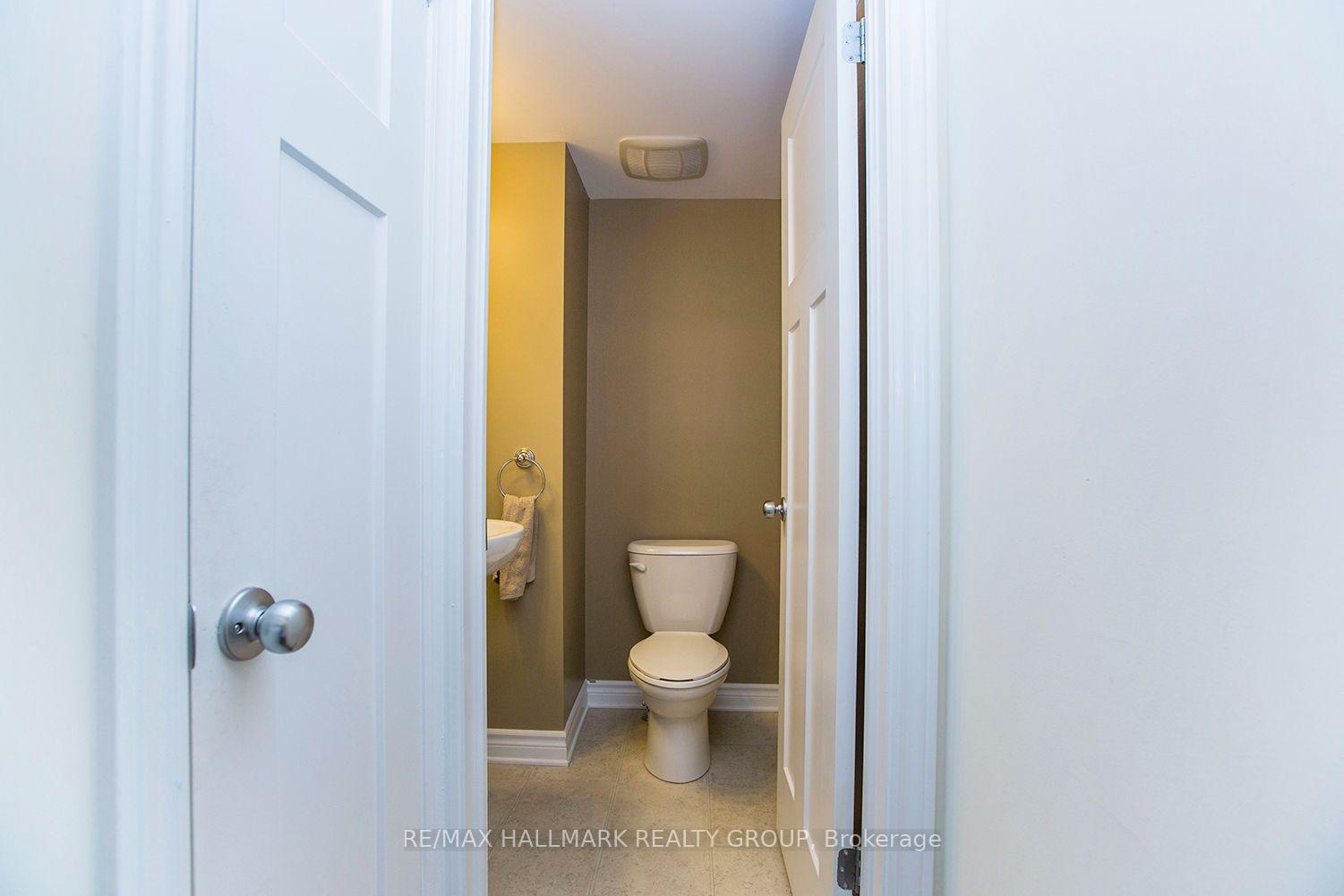 Photo 10 of 2404 Esprit Drive, Ottawa, Avalon East — HOMEH