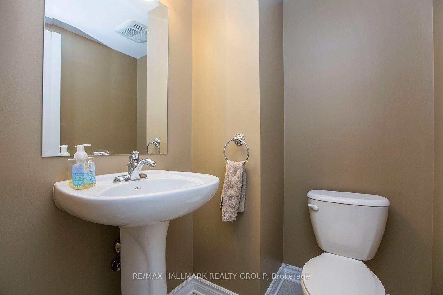 Photo 11 of 2404 Esprit Drive, Ottawa, Avalon East — HOMEH