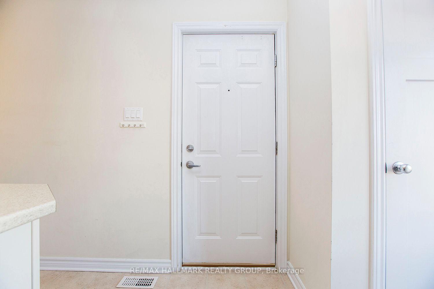 Photo 20 of 2404 Esprit Drive, Ottawa, Avalon East — HOMEH