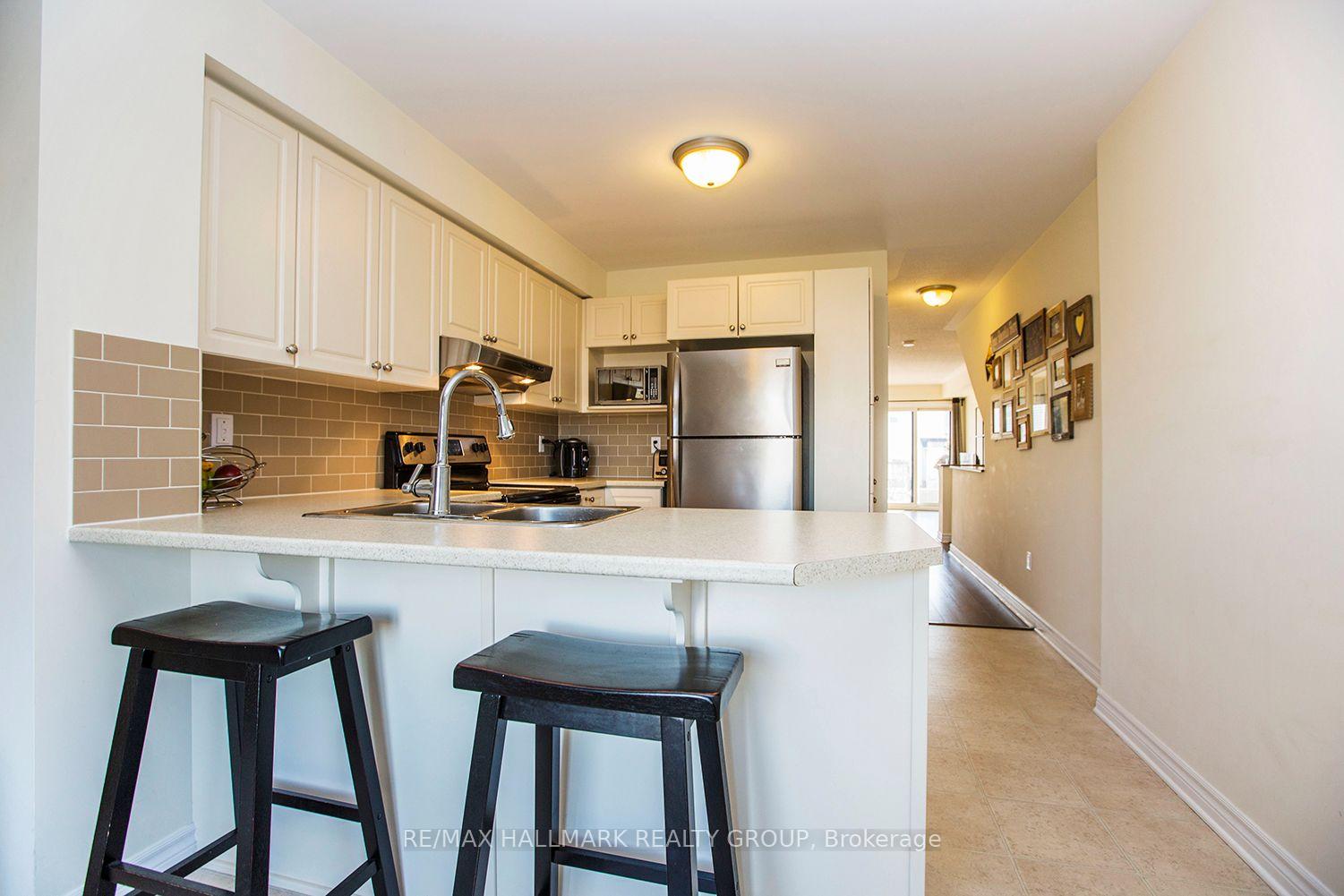 Photo 23 of 2404 Esprit Drive, Ottawa, Avalon East — HOMEH