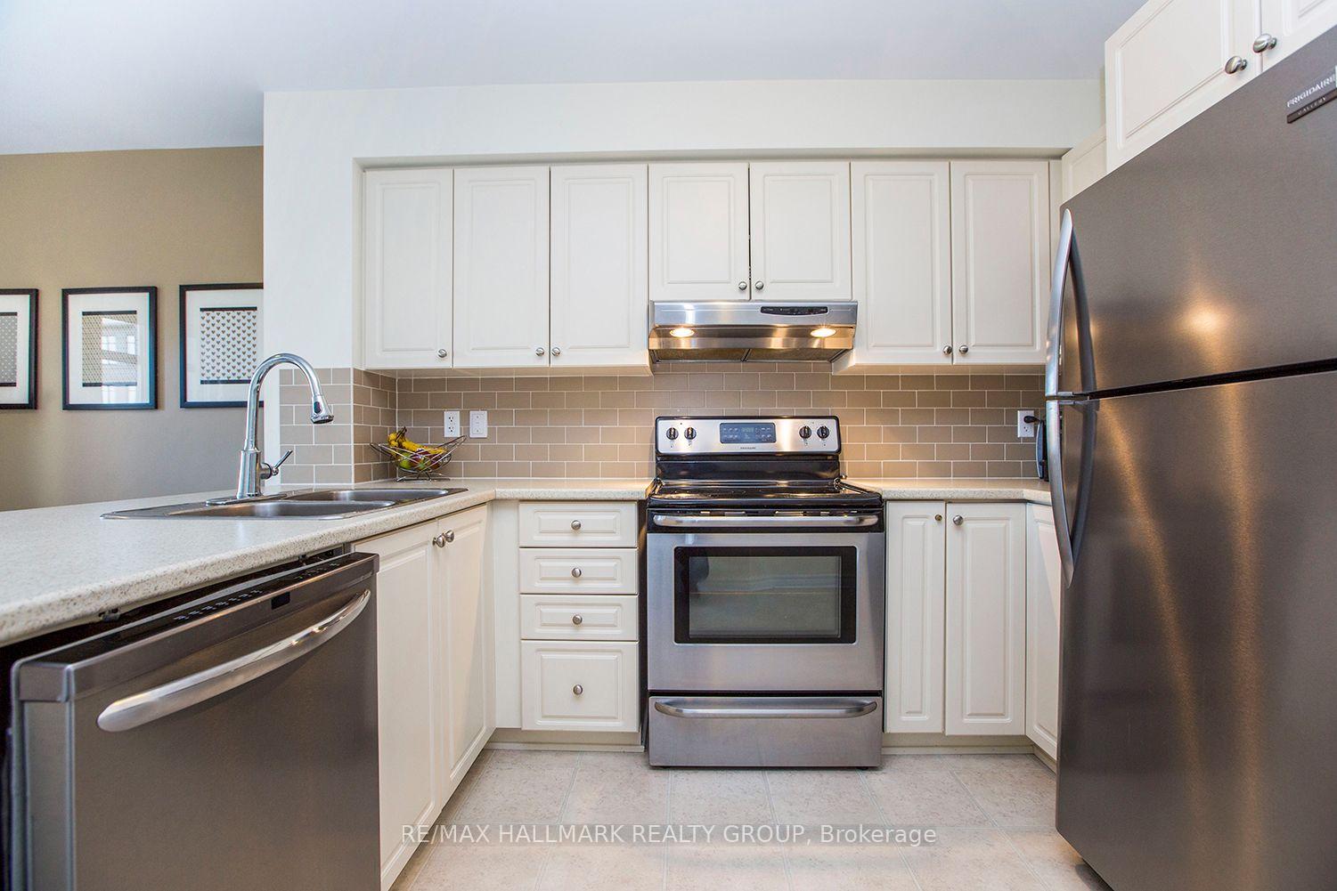 Photo 25 of 2404 Esprit Drive, Ottawa, Avalon East — HOMEH