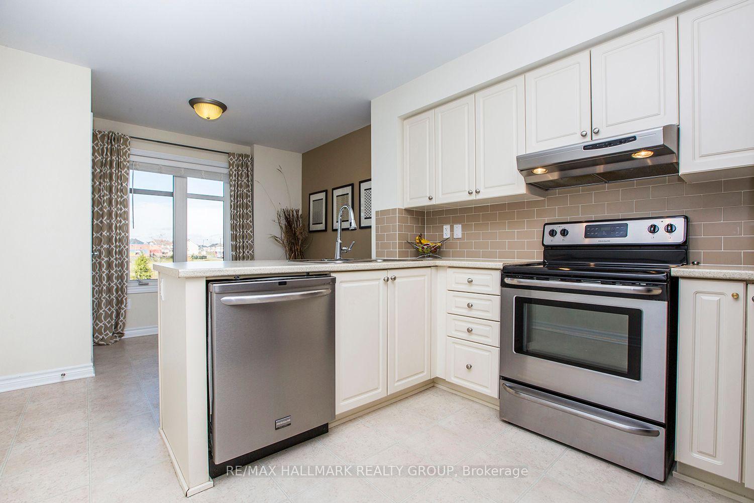 Photo 26 of 2404 Esprit Drive, Ottawa, Avalon East — HOMEH