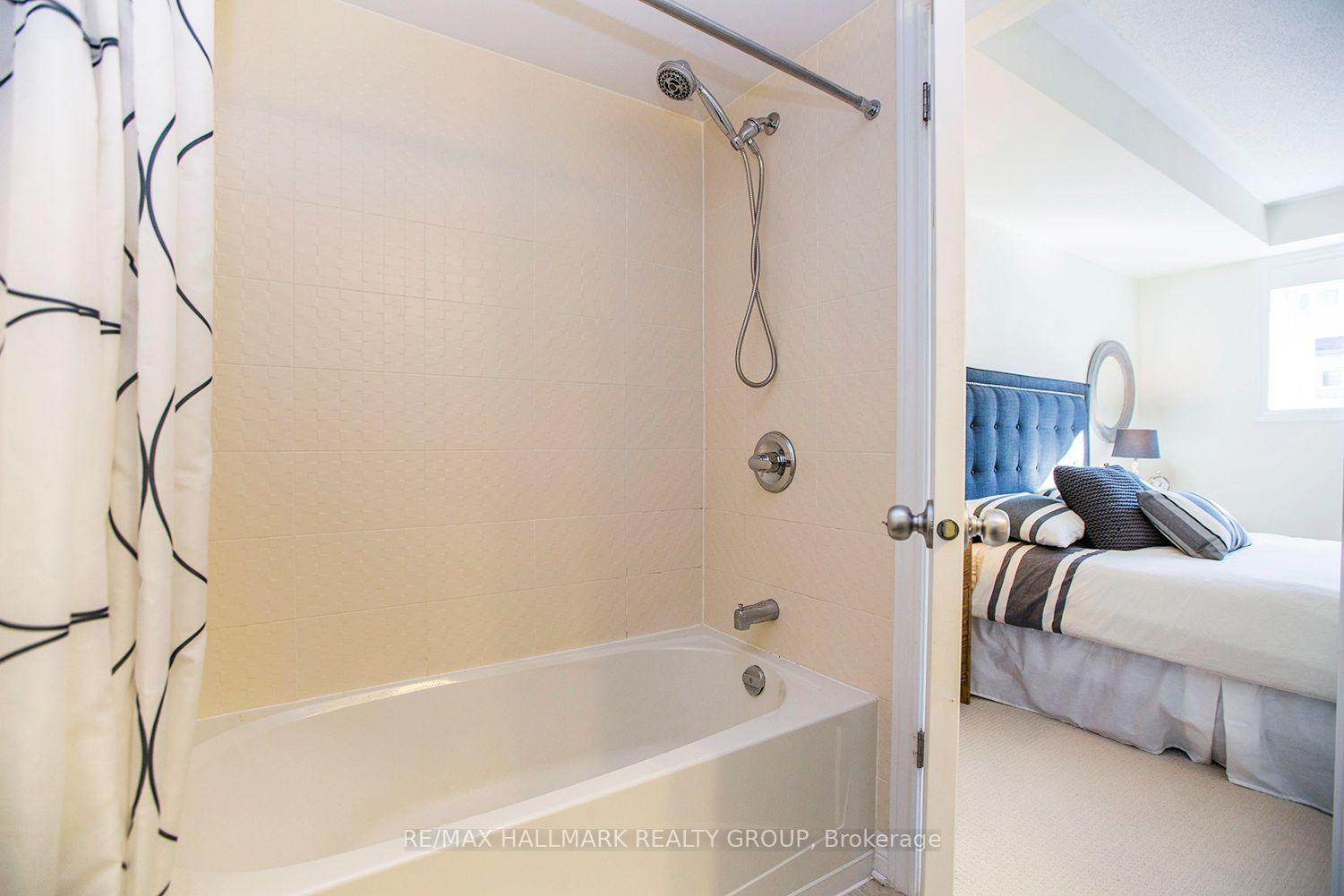 Photo 35 of 2404 Esprit Drive, Ottawa, Avalon East — HOMEH