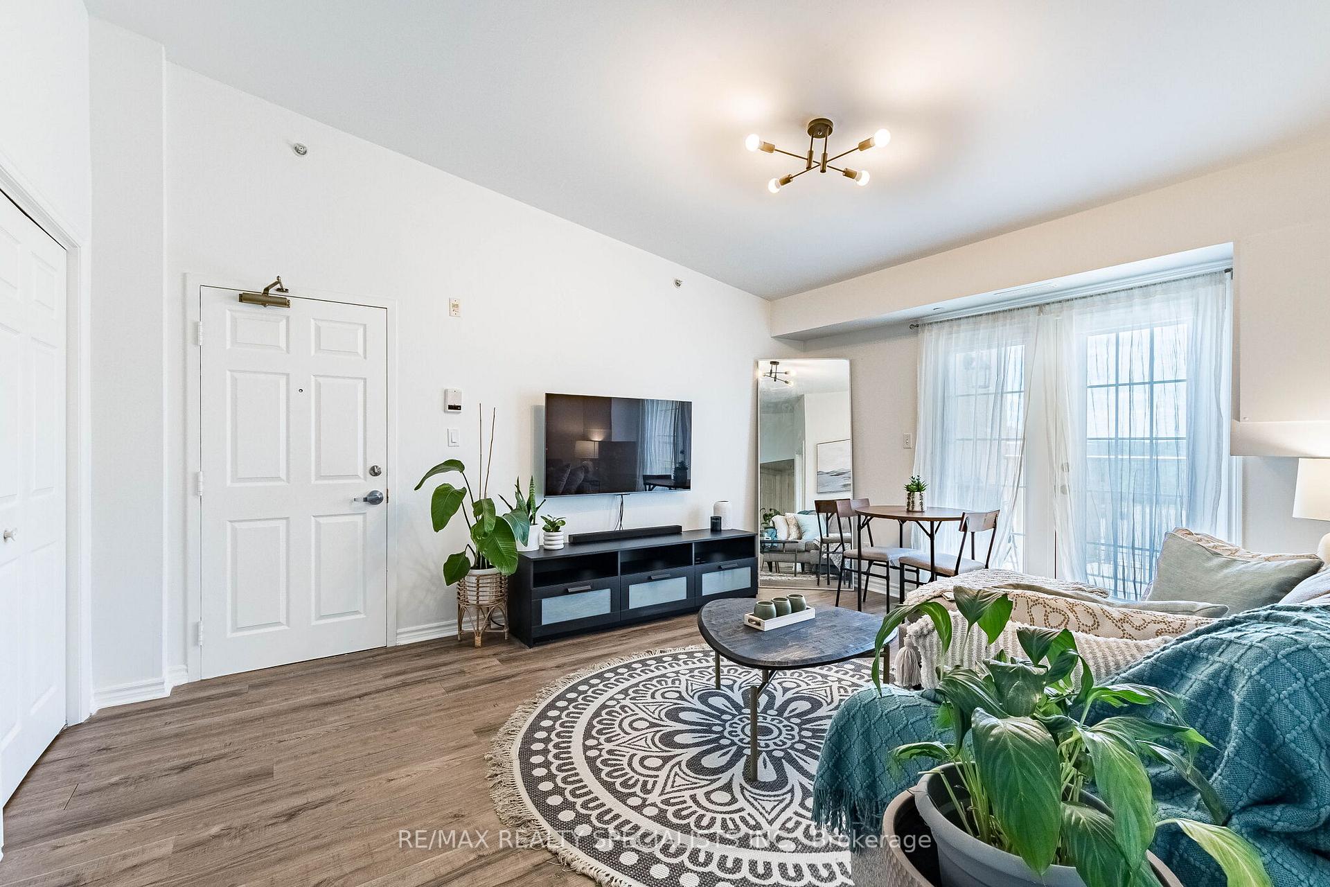 Photo 8 of Unit 406, 1480 Bishops Gate, Oakville, Glen Abbey — HOMEH