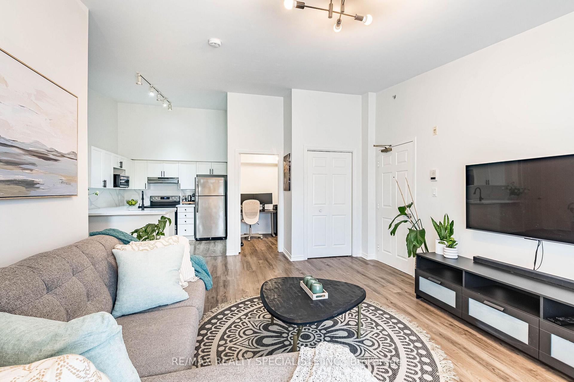 Photo 12 of Unit 406, 1480 Bishops Gate, Oakville, Glen Abbey — HOMEH