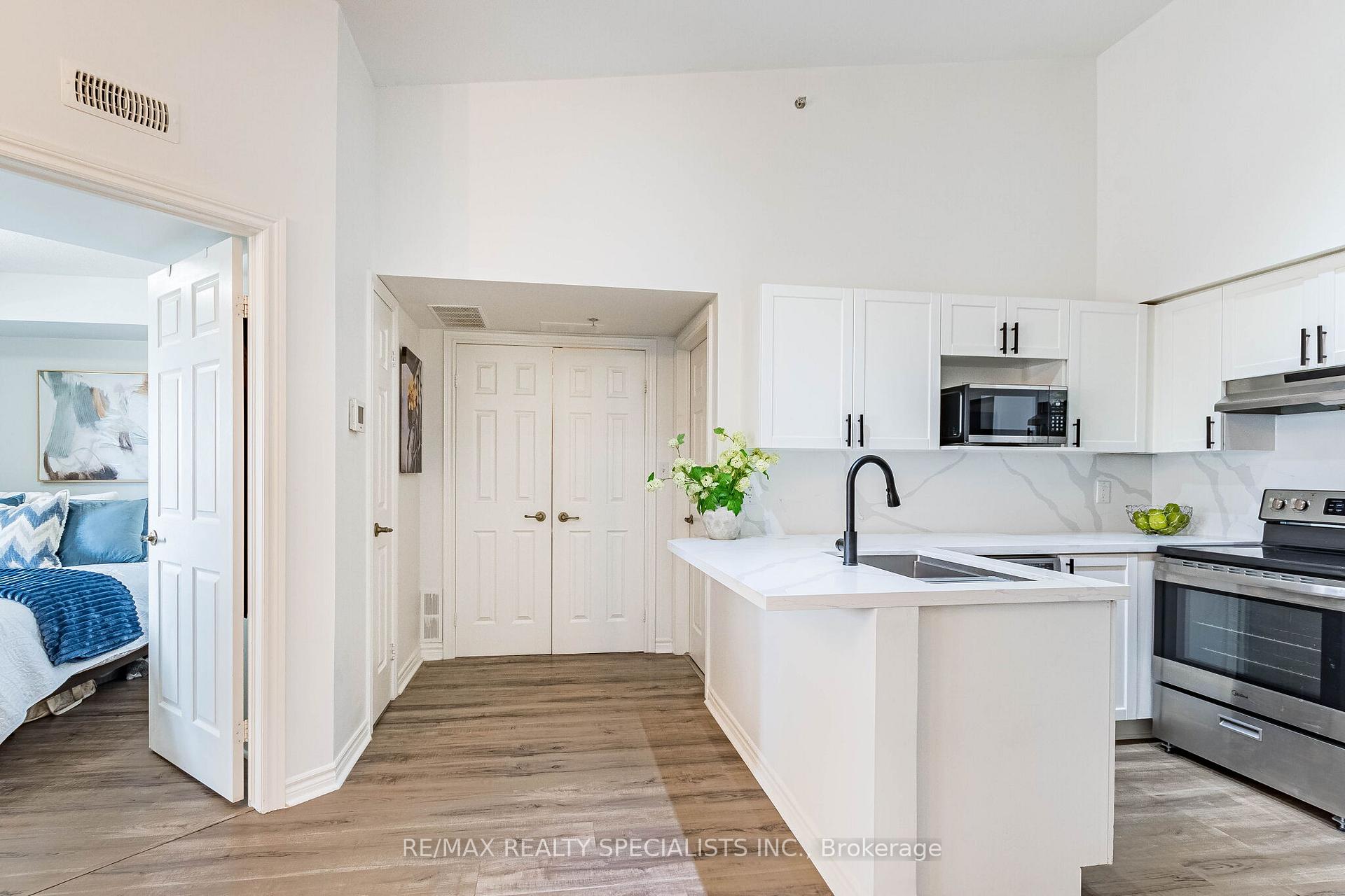 Photo 21 of Unit 406, 1480 Bishops Gate, Oakville, Glen Abbey — HOMEH