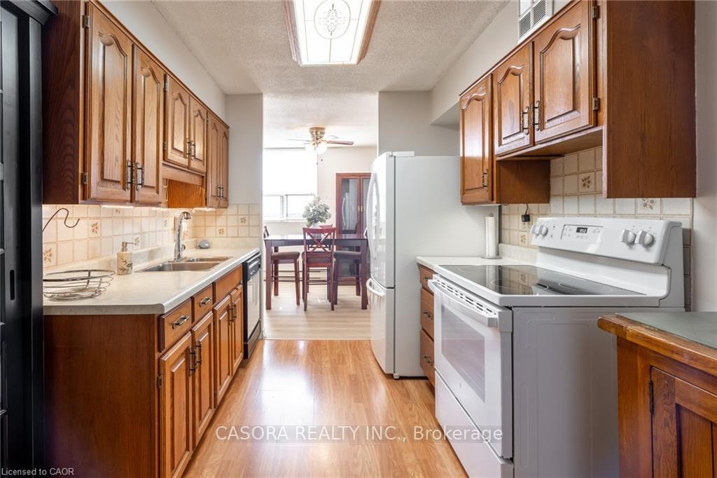 Photo 10 of Unit 811, 700 Dynes Road, Burlington, Rose — HOMEH