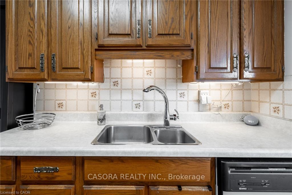 Photo 12 of Unit 811, 700 Dynes Road, Burlington, Rose — HOMEH