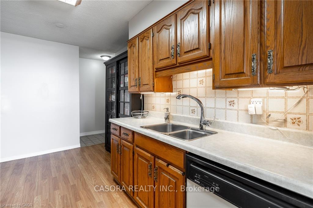Photo 14 of Unit 811, 700 Dynes Road, Burlington, Rose — HOMEH