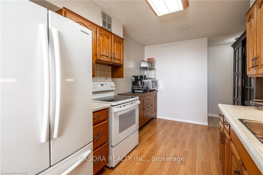 Photo 15 of Unit 811, 700 Dynes Road, Burlington, Rose — HOMEH
