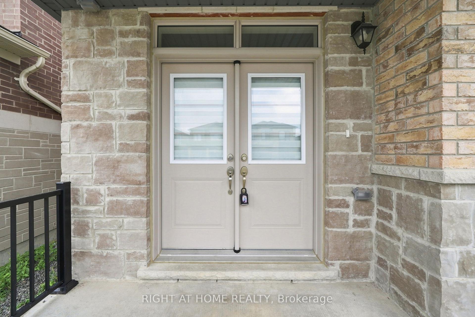 Photo 3 of 2136 Coppermine Street, Oshawa, Kedron — HOMEH