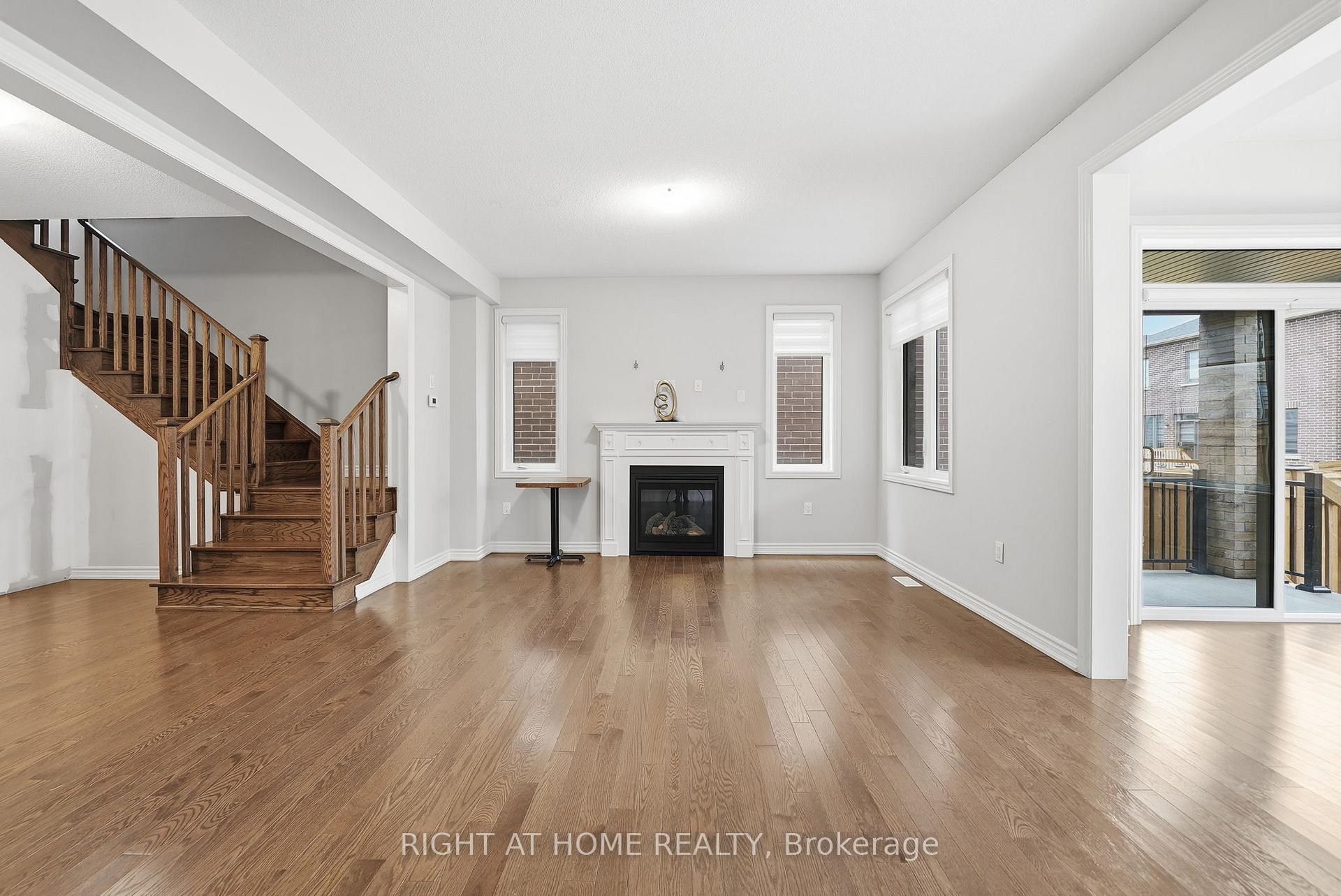 Photo 8 of 2136 Coppermine Street, Oshawa, Kedron — HOMEH