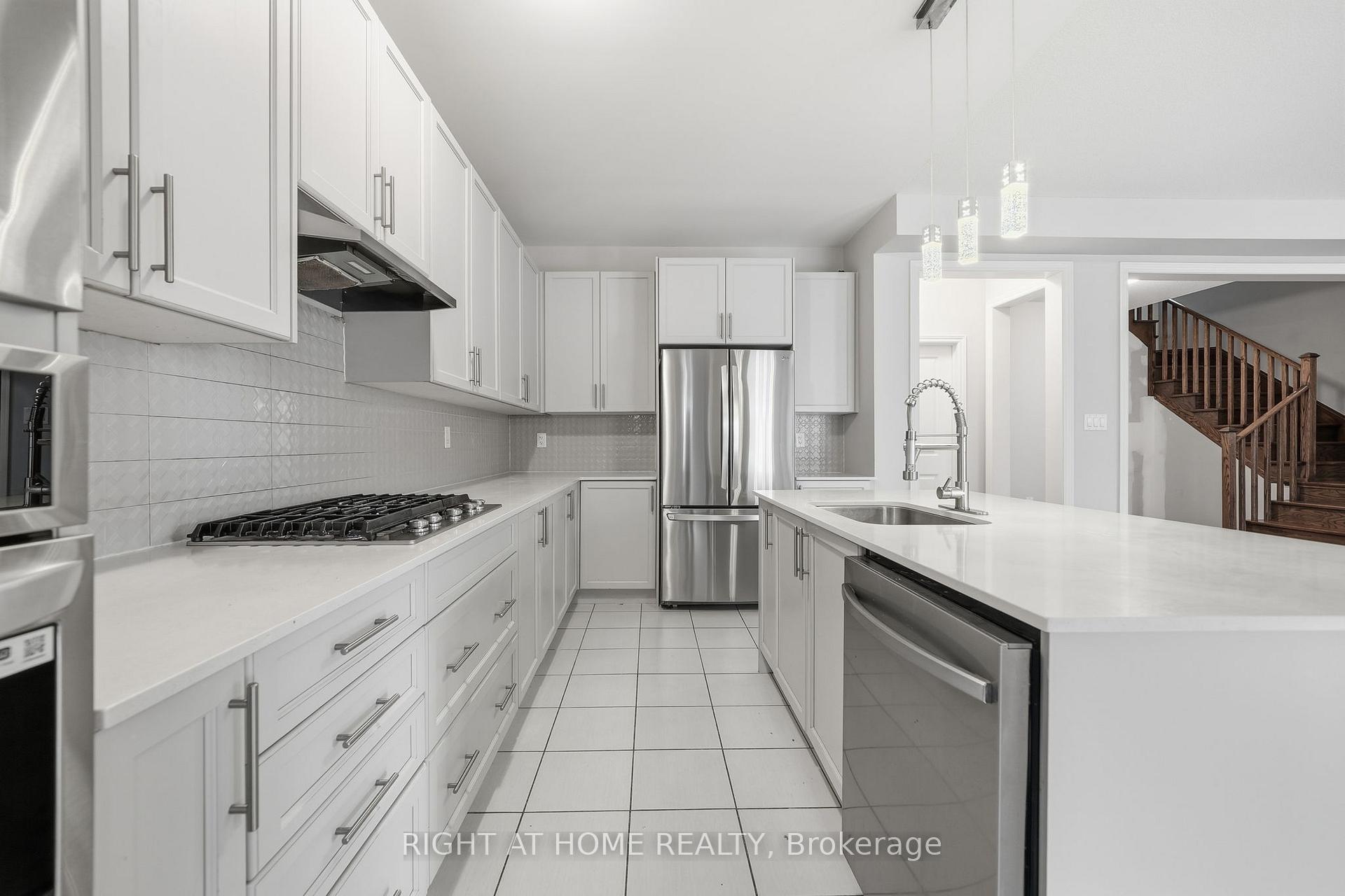 Photo 13 of 2136 Coppermine Street, Oshawa, Kedron — HOMEH