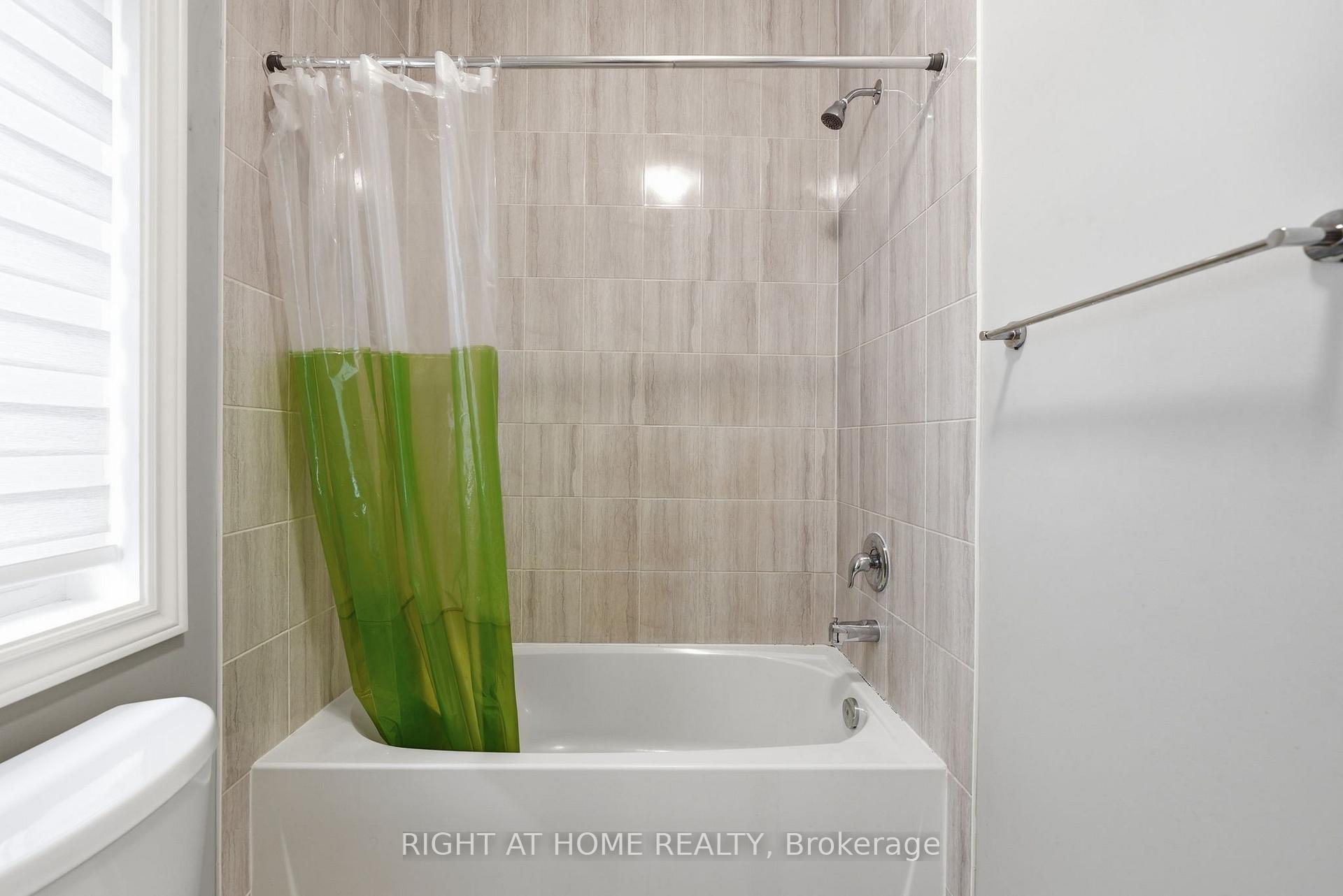 Photo 36 of 2136 Coppermine Street, Oshawa, Kedron — HOMEH