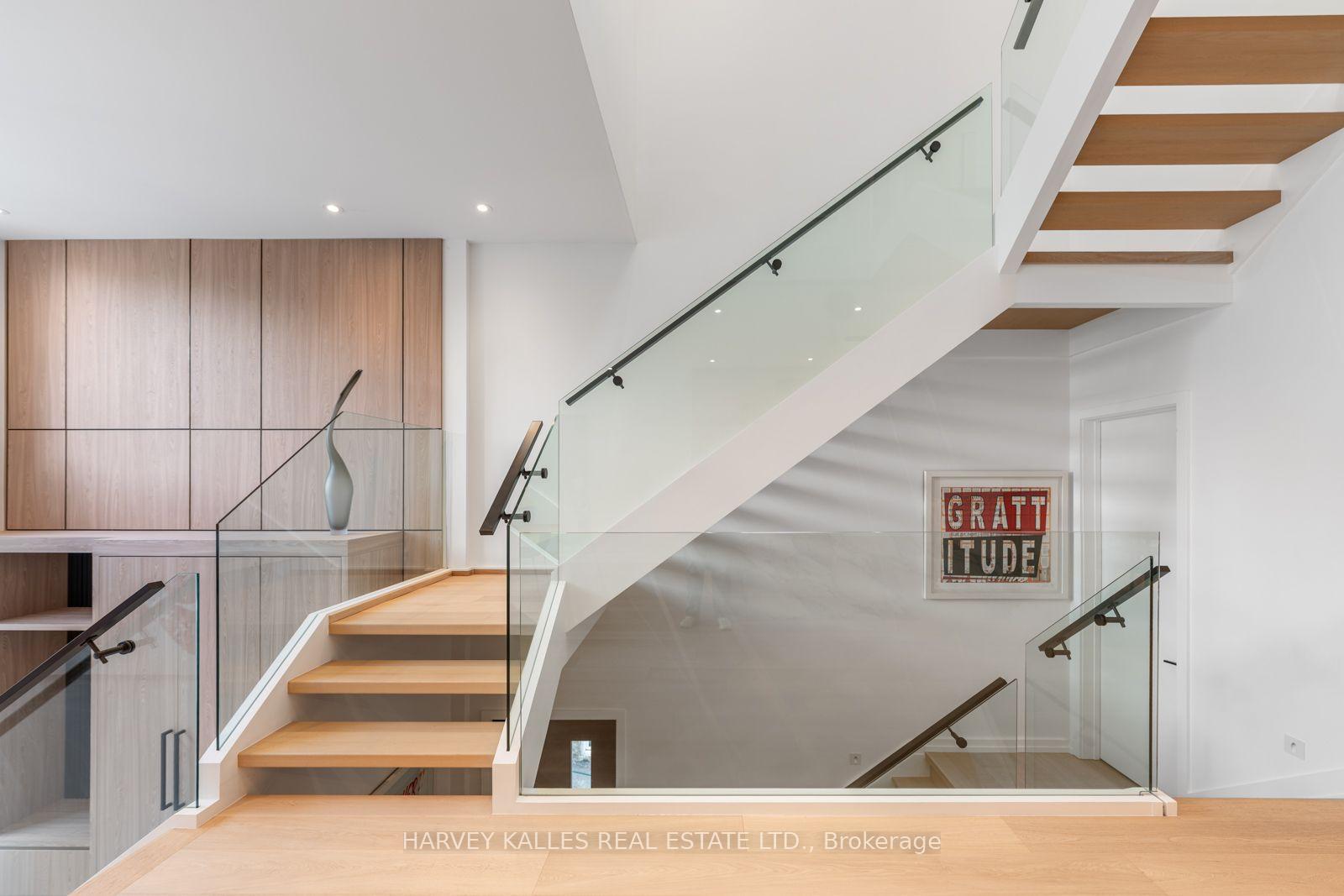 Photo 22 of 45 Gloucester Grove, Toronto, Humewood-Cedarvale — HOMEH