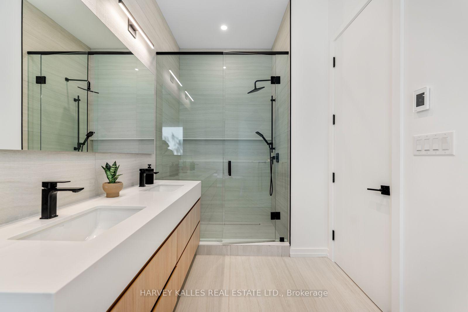 Photo 30 of 45 Gloucester Grove, Toronto, Humewood-Cedarvale — HOMEH