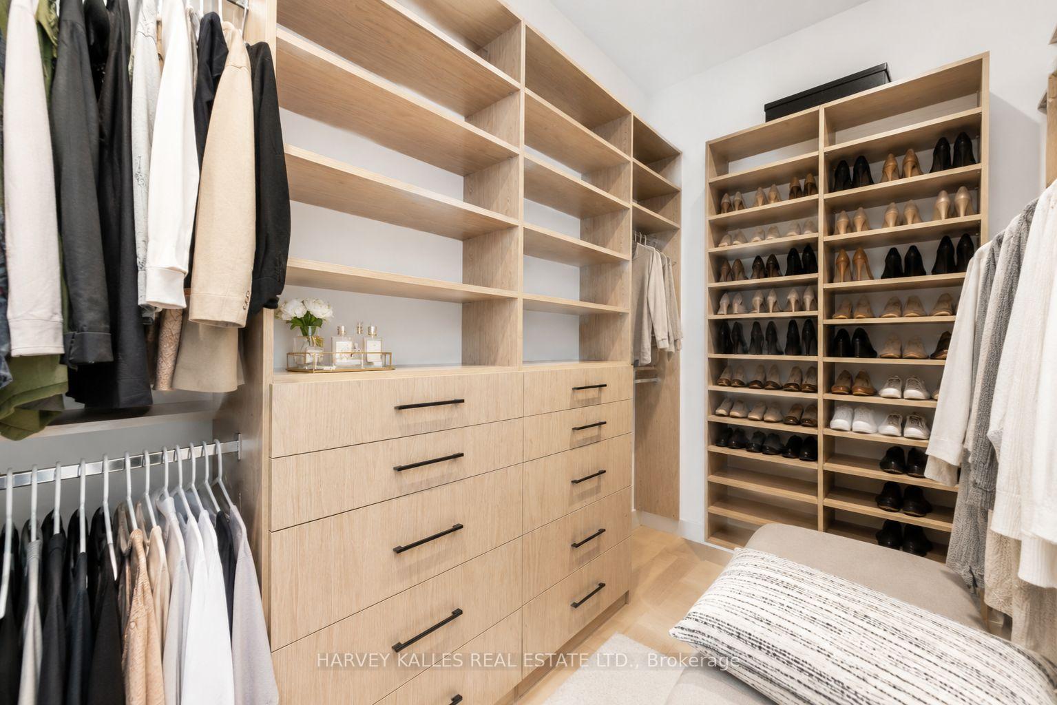Photo 32 of 45 Gloucester Grove, Toronto, Humewood-Cedarvale — HOMEH
