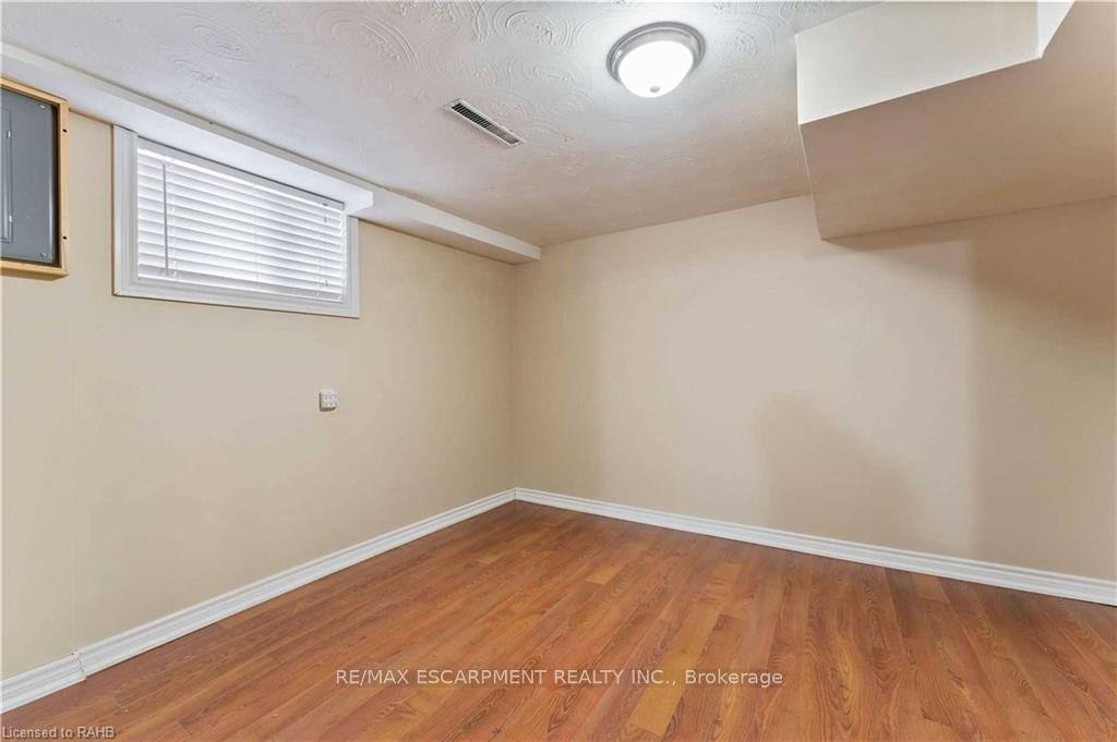 Photo 4 of Unit Basement, 864 Upper Ottawa Street, Hamilton, Berrisfield — HOMEH